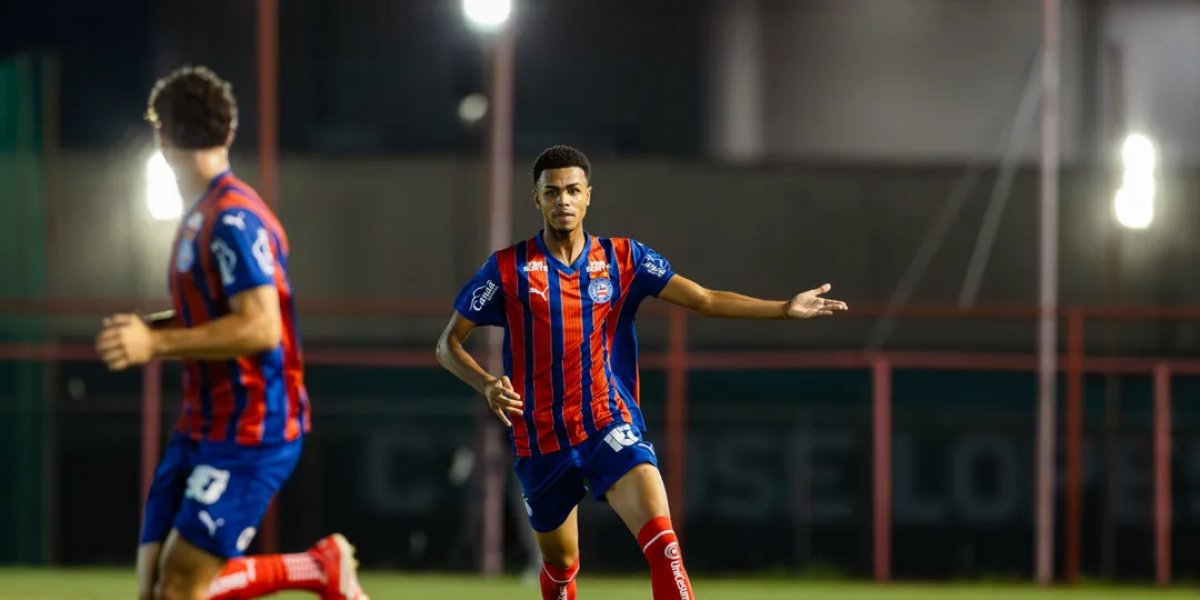 Jogadores do esquadrão em ação na partida