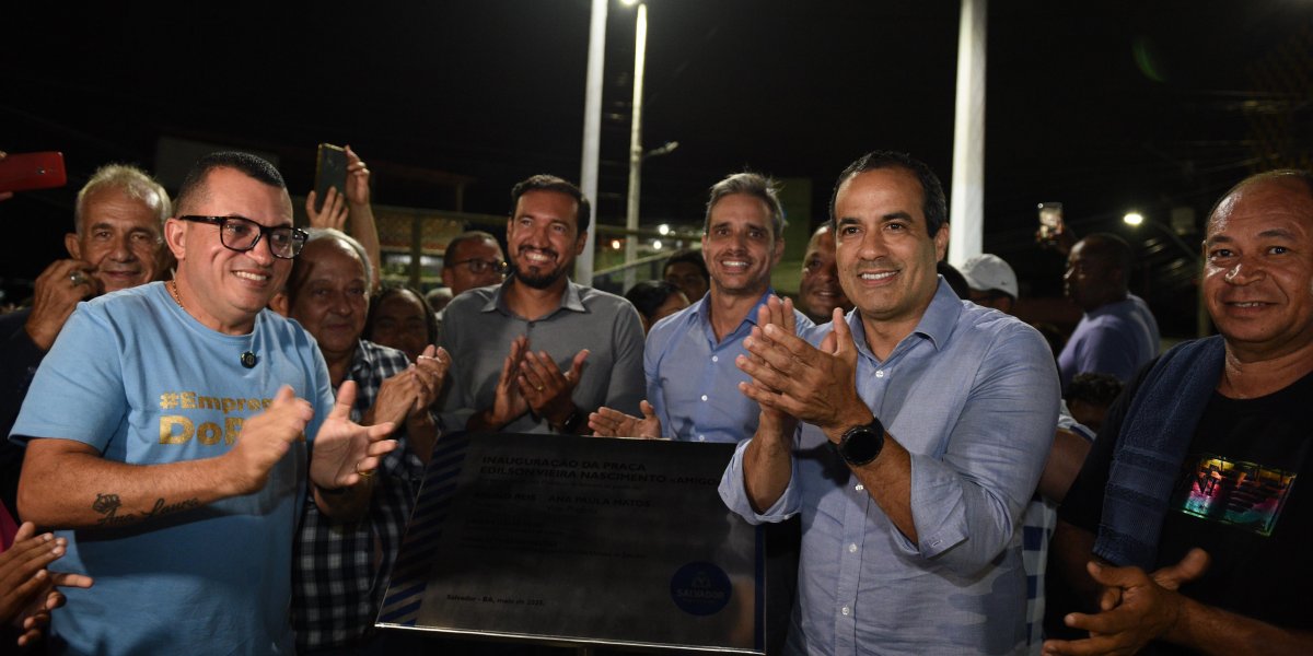 A imagem mostra o prefeito Bruno Reis e outras autoridades na inauguração