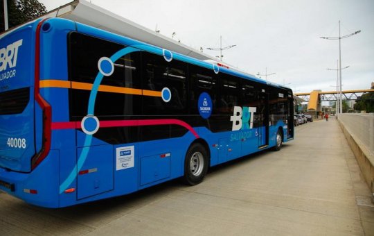 Homem efetua disparos durante tentativa de assalto na estação rodoviária, no BRT de Salvador