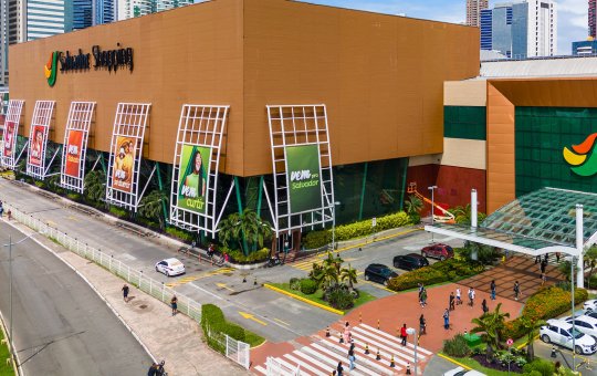 Supermercado do Salvador Shopping encerra atividades e metade dos funcionários são demitidos