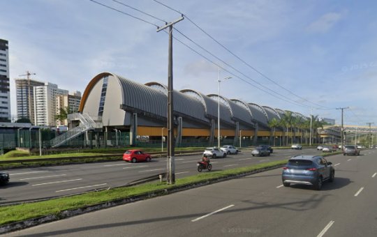 Idoso de 87 anos morre atropelado na Paralela após tentar atravessar a rua