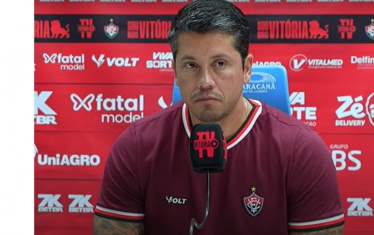 Carpini explica estratégia do Vitória e exalta resultado: “A gente sonha em ser campeão”