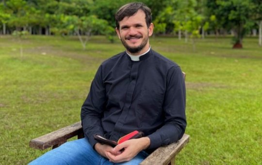 Padre critica quem trata bebês reborn como filhos: 'Parecem o capiroto'