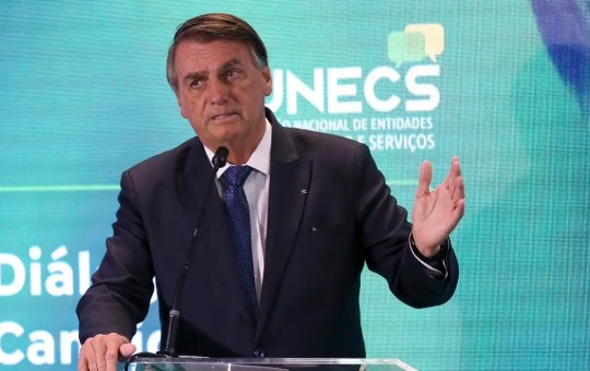 Bolsonaro critica Janja por fala sobre TikTok na China: “Vexame”
