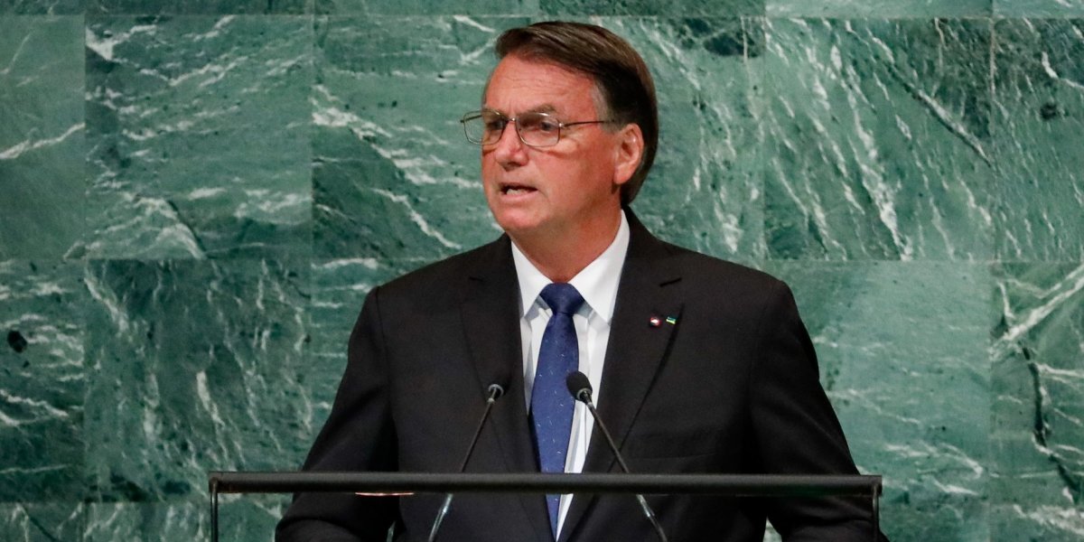 Bolsonaro deu entrevista nesta quarta-feira (14)