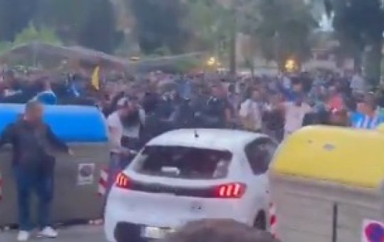 Carro atropela torcedores  do Espanyol antes de jogo contra o Barcelona