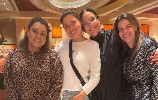 Preta Gil recebe visita de Ivete Sangalo durante tratamento nos EUA