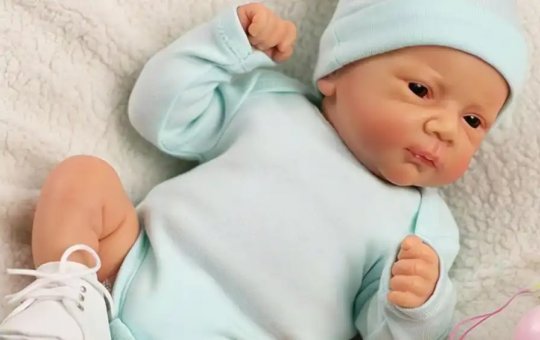 Prefeitura de cidade se manifesta sobre assento preferencial para mães de bebês reborn