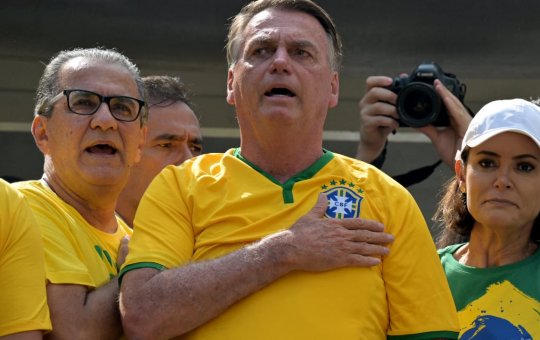 Bolsonaro diz que não deixará o Brasil e que está preparado para morrer na prisão
