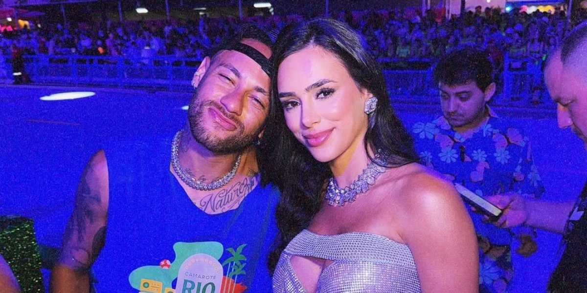 Neymar ao lado de Bruna Biancardi durante o carnaval do Rio de Janeiro