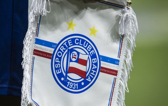 Parentes de ex-treinador do Bahia morrem após acidente de carro