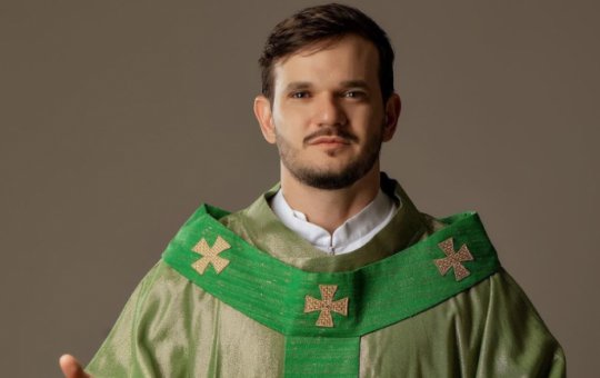 CPI das Bets quer convocar e ouvir padre famoso na web