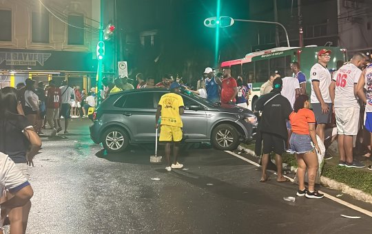 Torcedores do Bahia são vítimas de atropelamento perto da Fonte Nova, após BAVI 