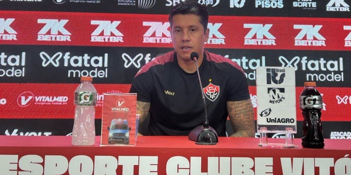 Thiago Carpini em entrevista coletiva