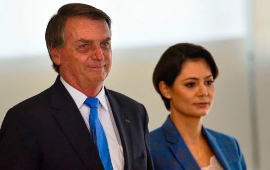 Jair Bolsonaro diz que apoiará Michelle para disputar a Presidência em 2026