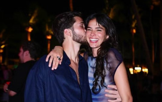 Bruna Marquezine e João Guilherme são flagrados juntos em show meses após o término
