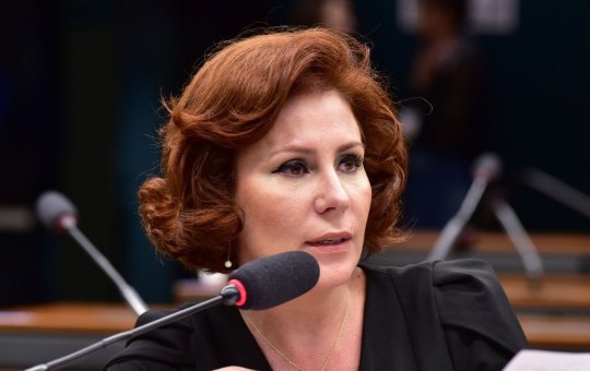 Condenada pelo STF, Zambelli pede doações a seguidores para pagar multas