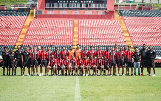 Equipe SUB-17 do Vitória participa de competição internacional na Argentina