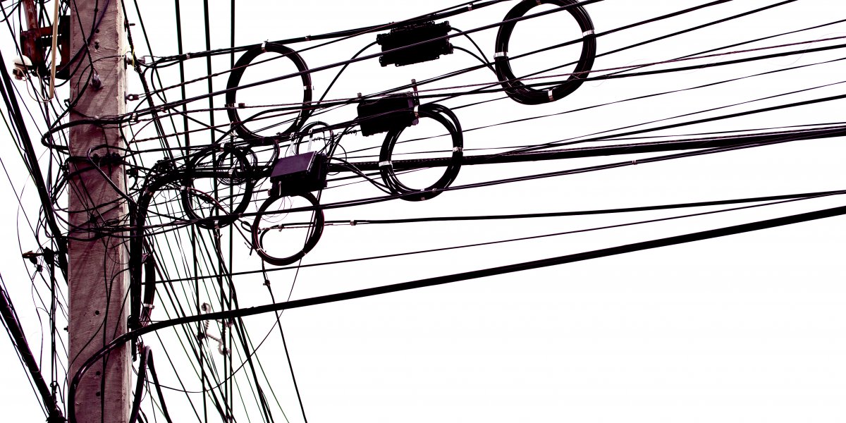 Foto ilustrativa cabos elétricos