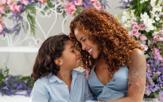 Filho de Sthe Matos comove ao dizer que quer vender coco para comprar joia para a mãe