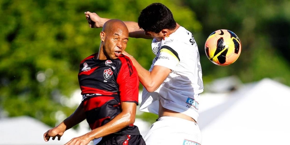 Dinei um dos autores do gol da última vitória do Leão sobre o Santos, em 2013