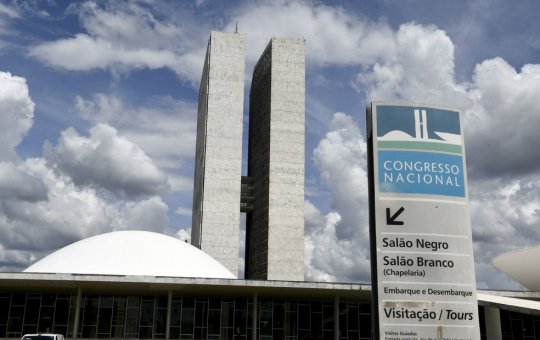 Conselho do Senado aprova PEC que pretende acabar com a reeleição