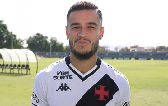 Meio-campista Philippe Coutinho em entrevista antes do tiroteio