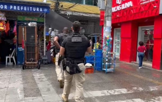 Operação Mobile mira lojas que vendem celulares roubados em Salvador