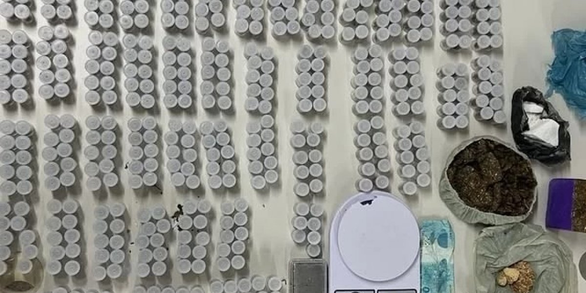 Materiais apreendidos pela polícia