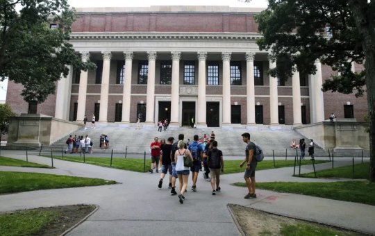 Tribunal dos EUA revoga proibição de Trump contra alunos estrangeiros em Harvard