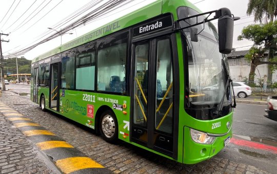 Novos ônibus entregeues à capital baiana