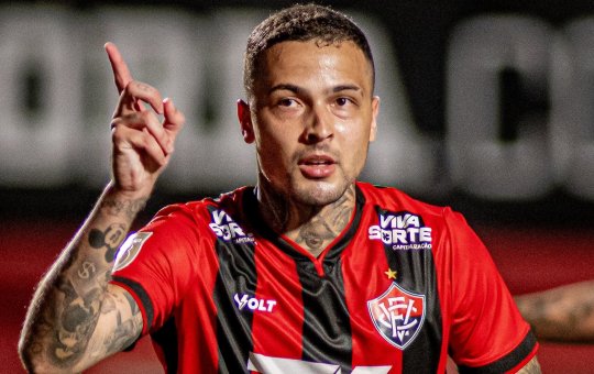 Vitória anuncia rescisão contratual com Thiaguinho
