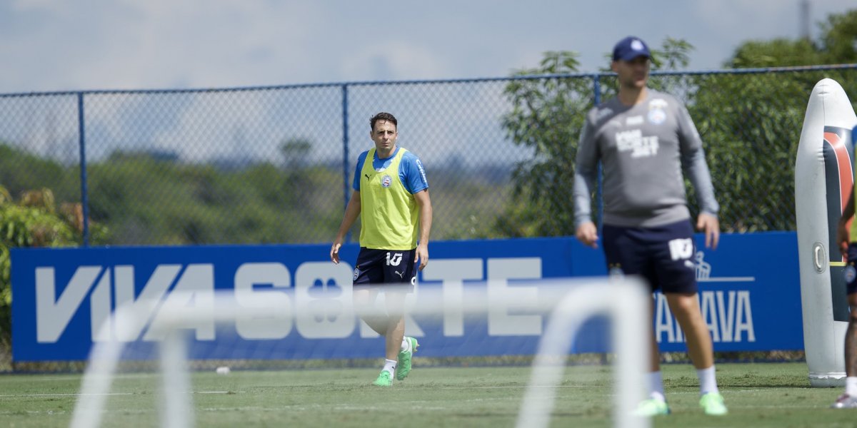 Santi Árias durante treino do Bahia