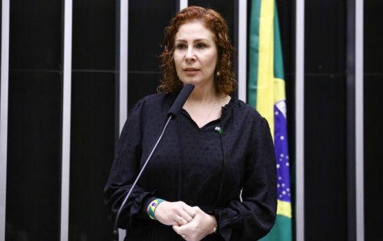 Carla Zambelli recorre contra condenação de 10 anos de prisão
