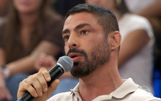 Cauã Reymond faz desabafo emocionante sobre bullying e superação no Altas Horas