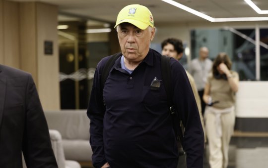 Carlo Ancelotti chega ao Brasil para comandar Seleção