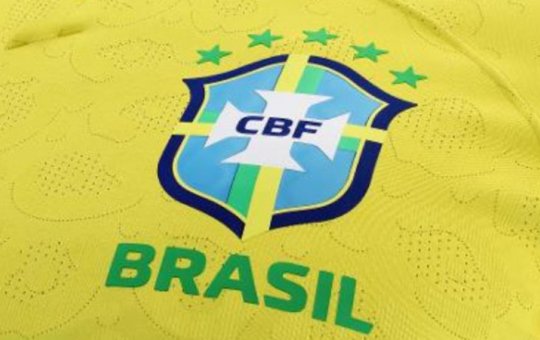 Atacante presente na pré-lista de Ancelotti é afastado de time após brigar com companheiro