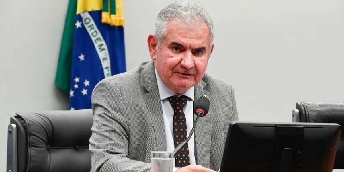 Senador Angelo Coronel durante sessão no Senado