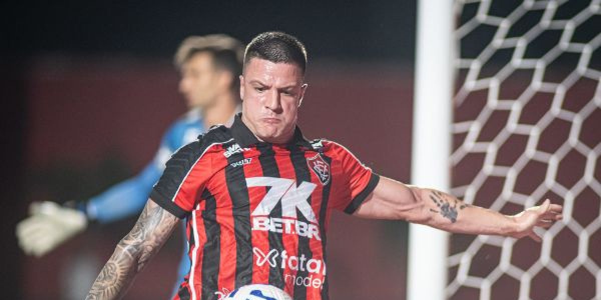 Kayzer marcando seu segundo gol contra o Vasco