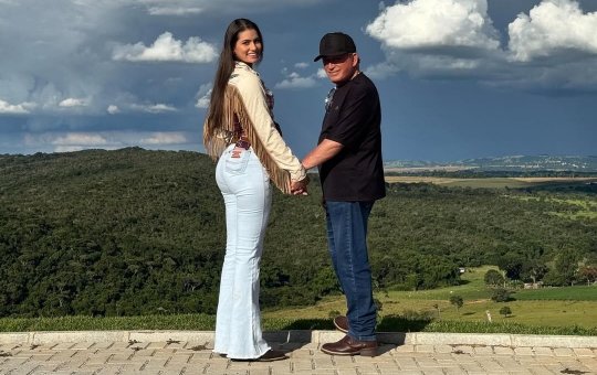 Amado Batista fala sobre diferença de idade com a esposa: 'No amor não existem regras'