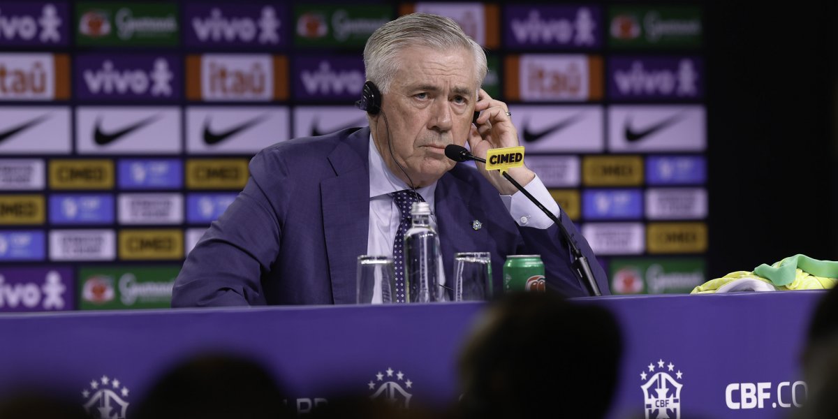 Ancelotti durante apresentação na CBF
