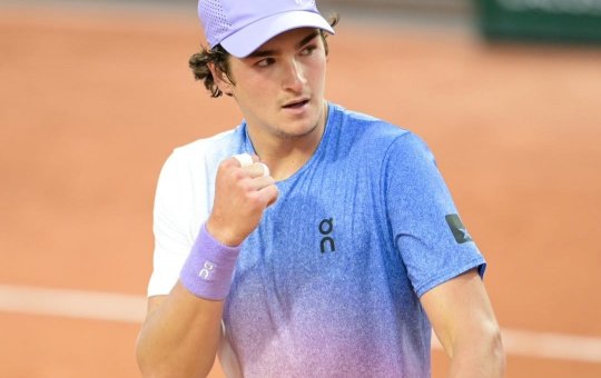 Depois de vitória na estreia de Roland Garros, João Fonseca chega ao melhor ranking na carreira