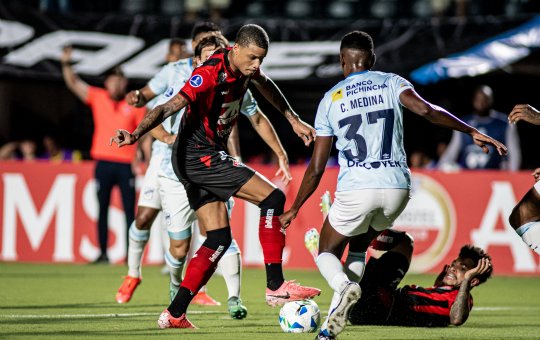 Universidad Catolica x Vitória: Onde assistir, prováveis escalações e arbitragem