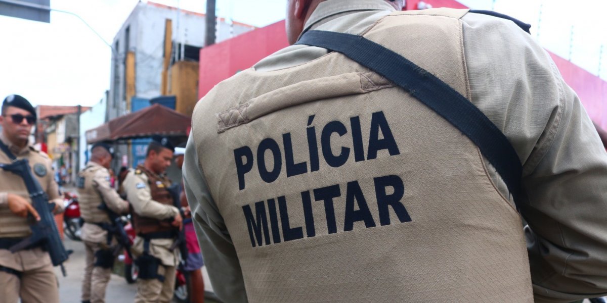 Policiais militares realizaram a prisão no último domingo (25)