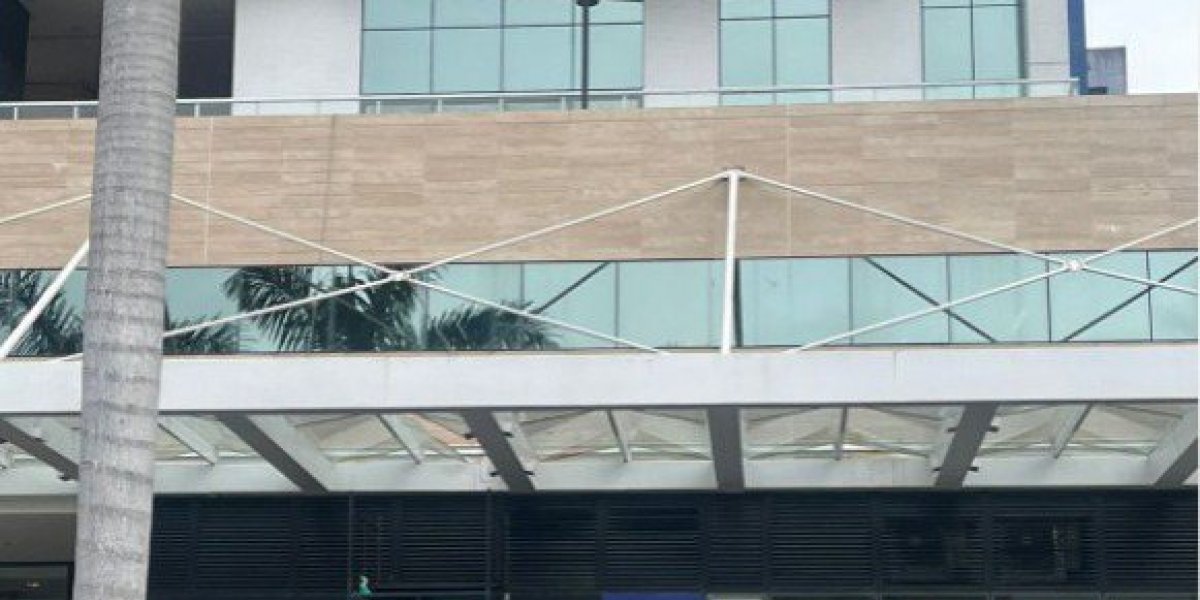 Fachada do Hotel Astron