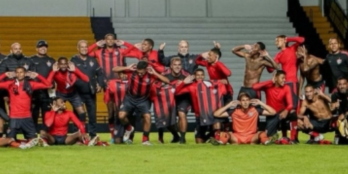 Jogadores durante comemoração