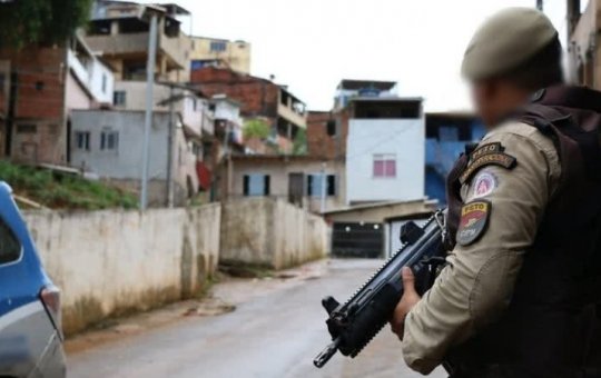 Suspeito foge da polícia e abandona mochila com drogas em Barreiras