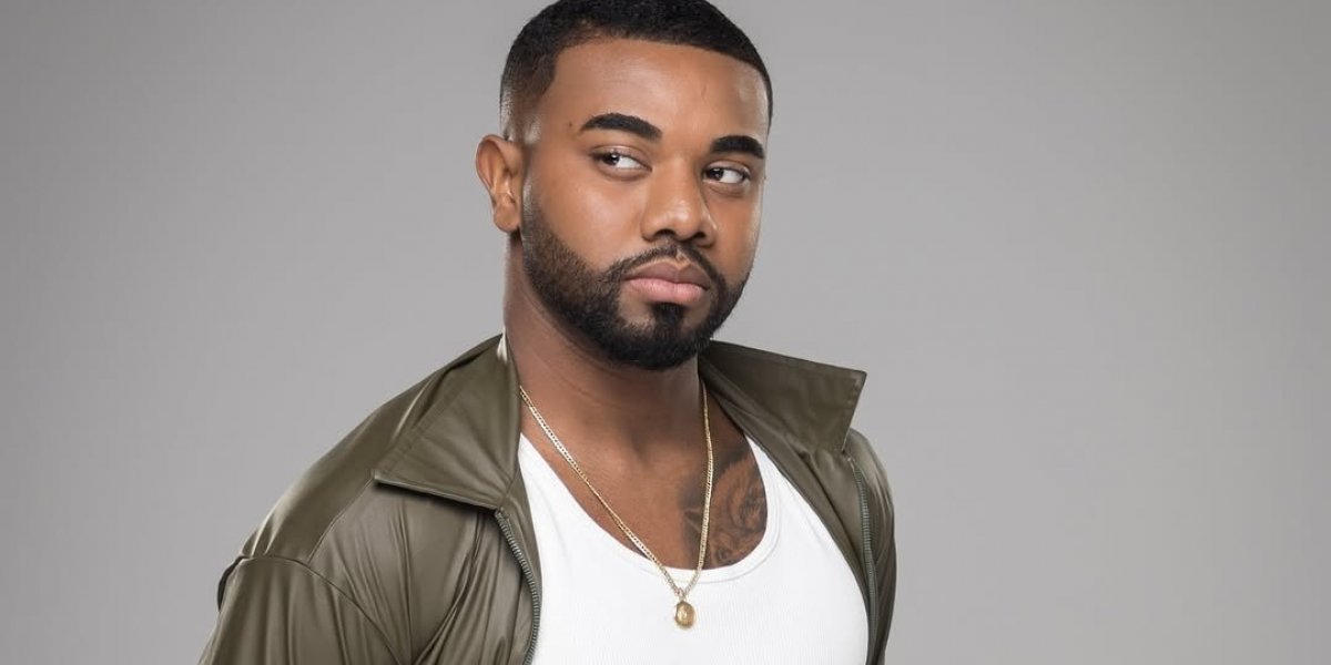 Davi Brito durante ensaio fotográfico