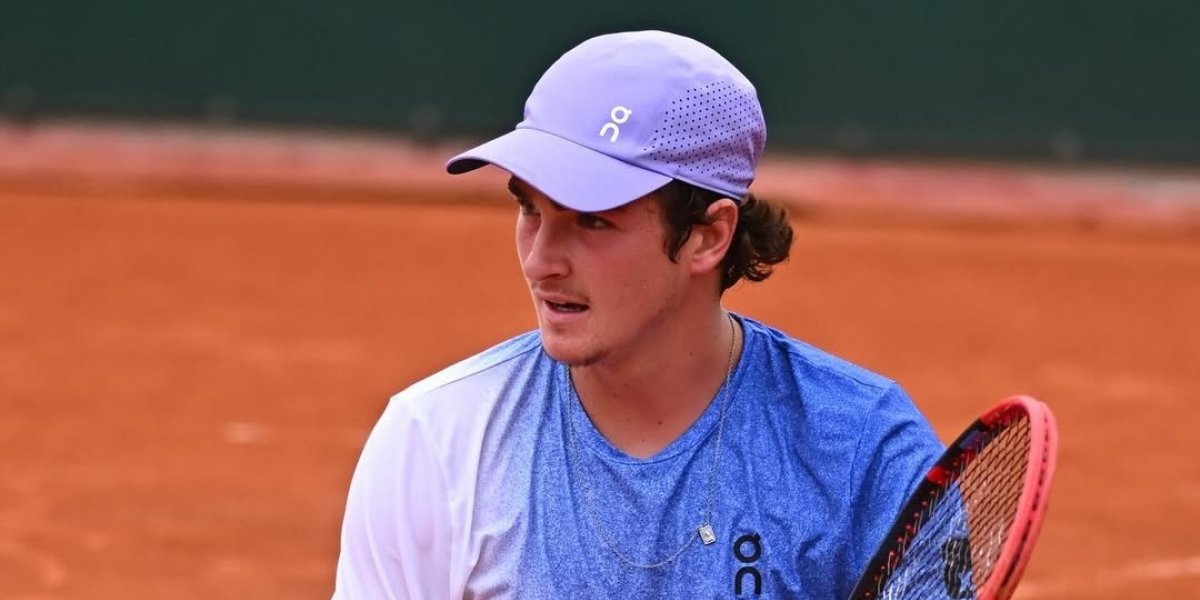 João Fonseca durante partida no Rolan Garros