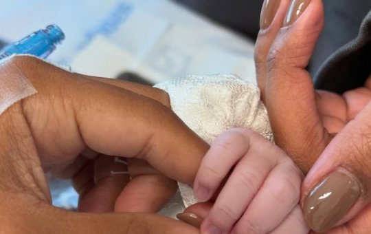 Ludmilla faz música em homenagem a filha e emociona Brunna Gonçalves